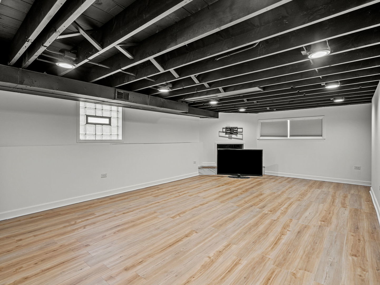 3824 Sunset Avenue, Markham, IL 60428