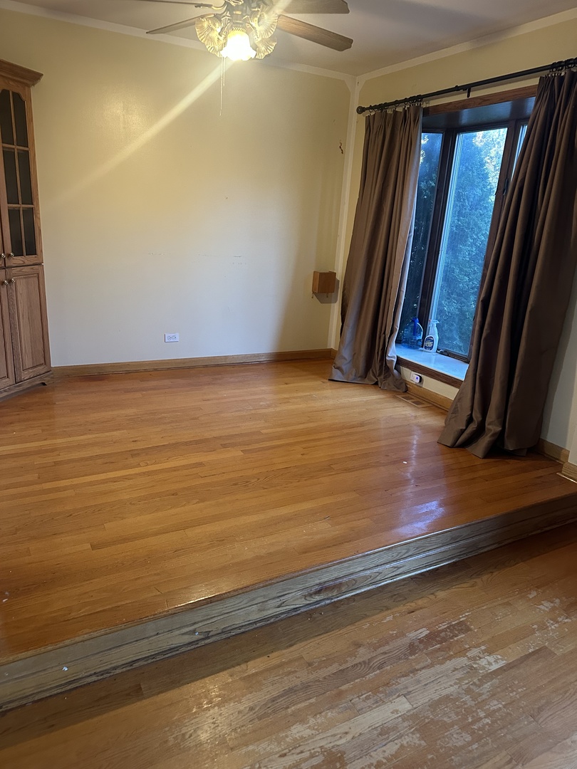 139 N Hemlock Avenue, Wood Dale, IL 60191