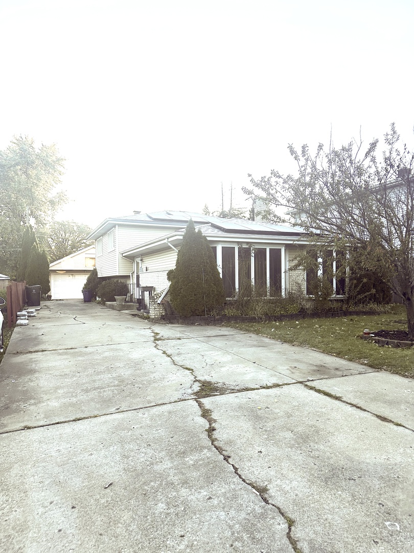139 N Hemlock Avenue, Wood Dale, IL 60191