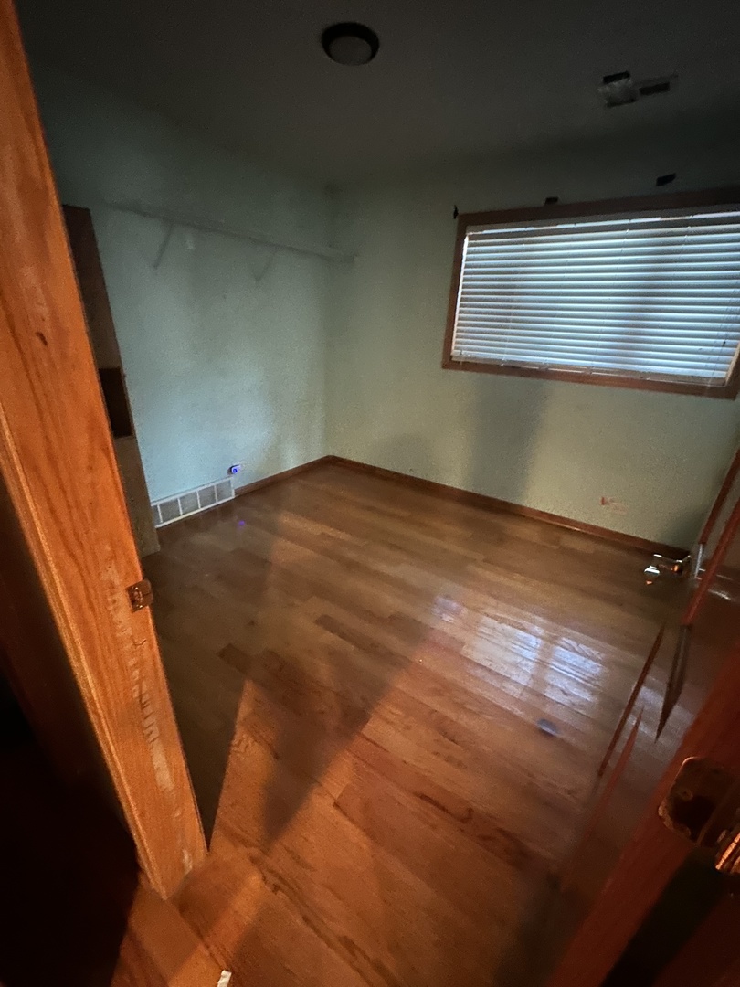 139 N Hemlock Avenue, Wood Dale, IL 60191