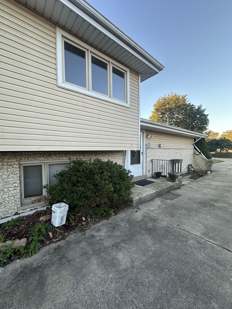 139 N Hemlock Avenue, Wood Dale, IL 60191