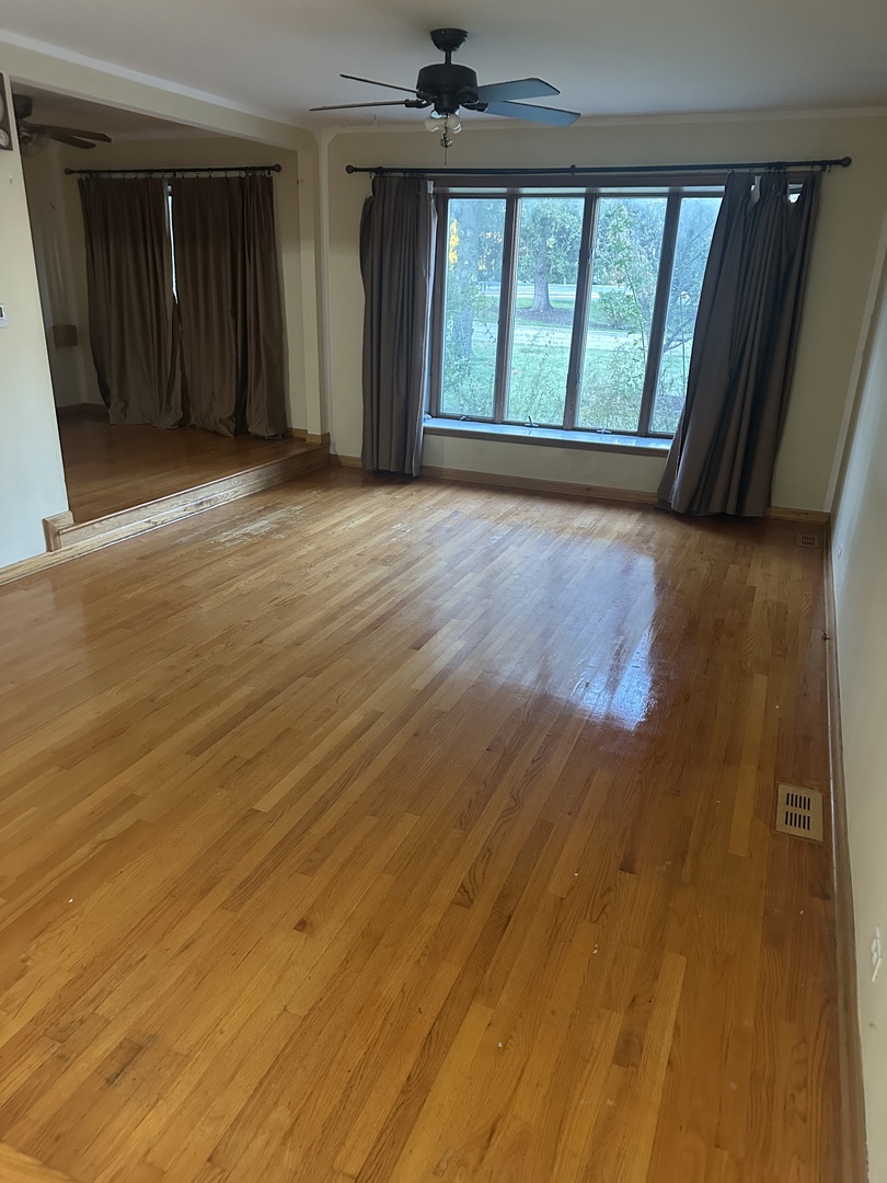 139 N Hemlock Avenue, Wood Dale, IL 60191