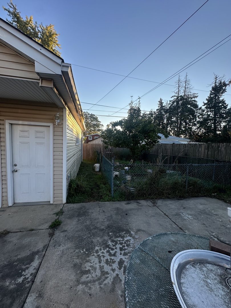 139 N Hemlock Avenue, Wood Dale, IL 60191
