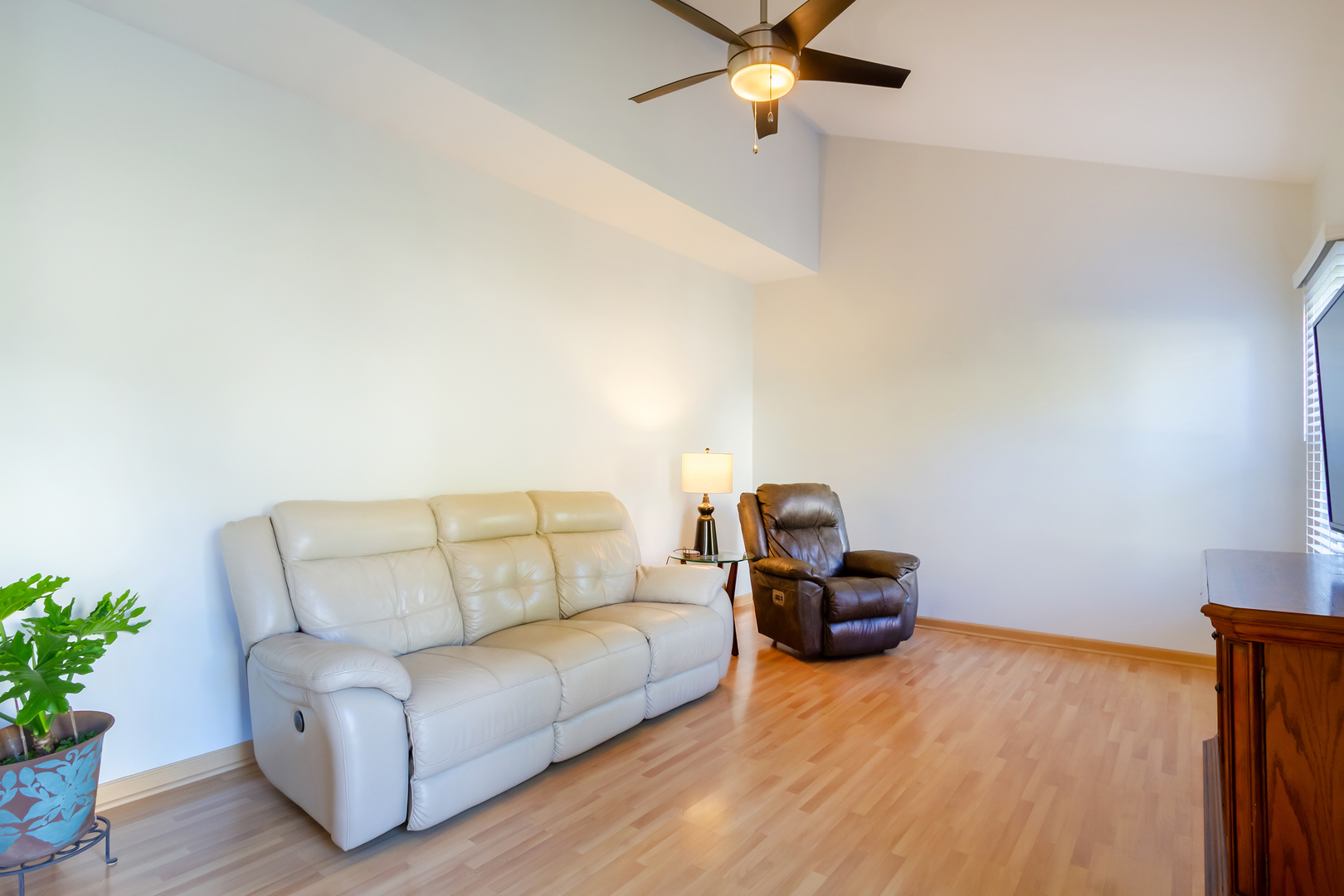 1734 Somerfield Lane, Crystal Lake, IL 60014