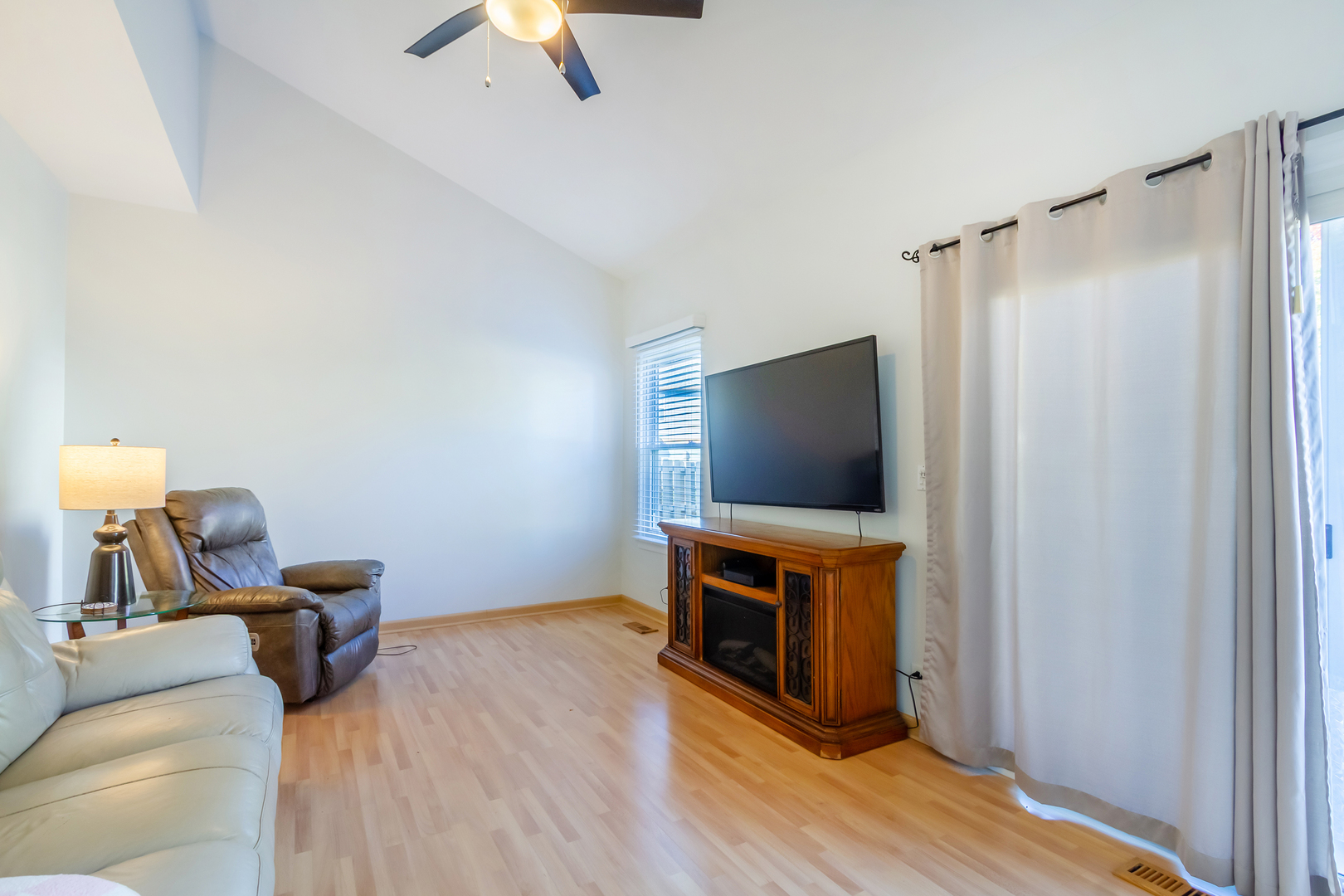 1734 Somerfield Lane, Crystal Lake, IL 60014