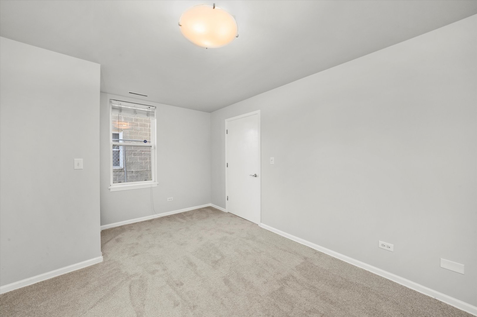 3769 S Lake Park Avenue, Chicago, IL 60653