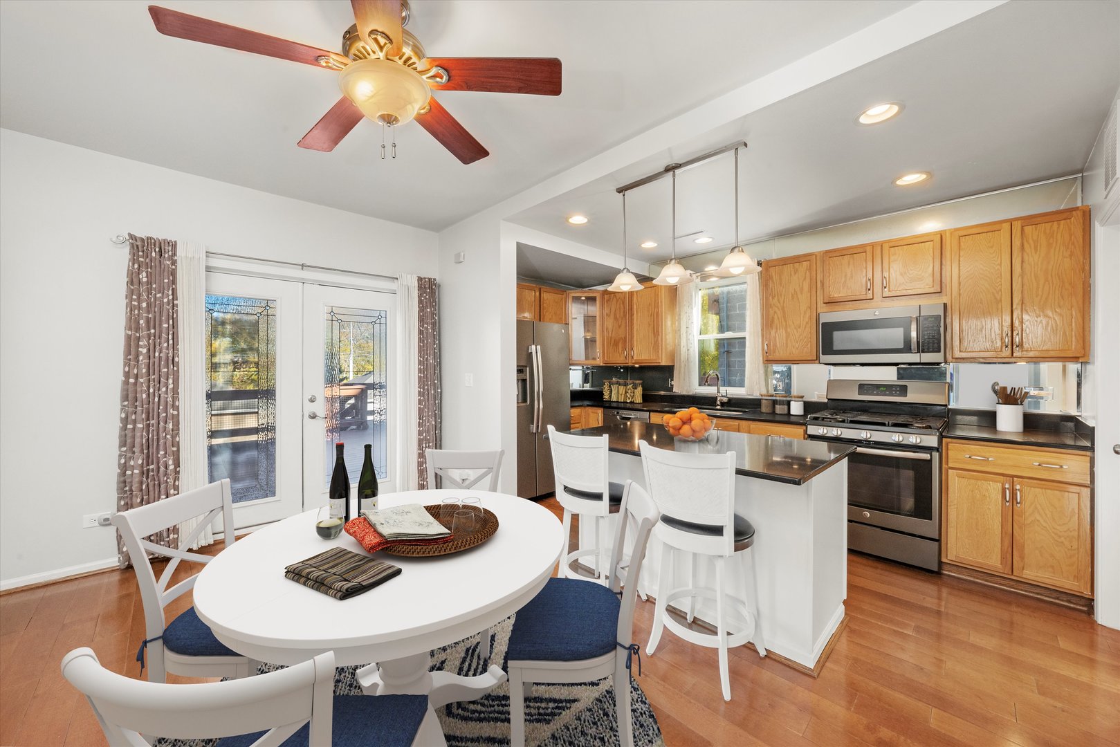 3769 S Lake Park Avenue, Chicago, IL 60653