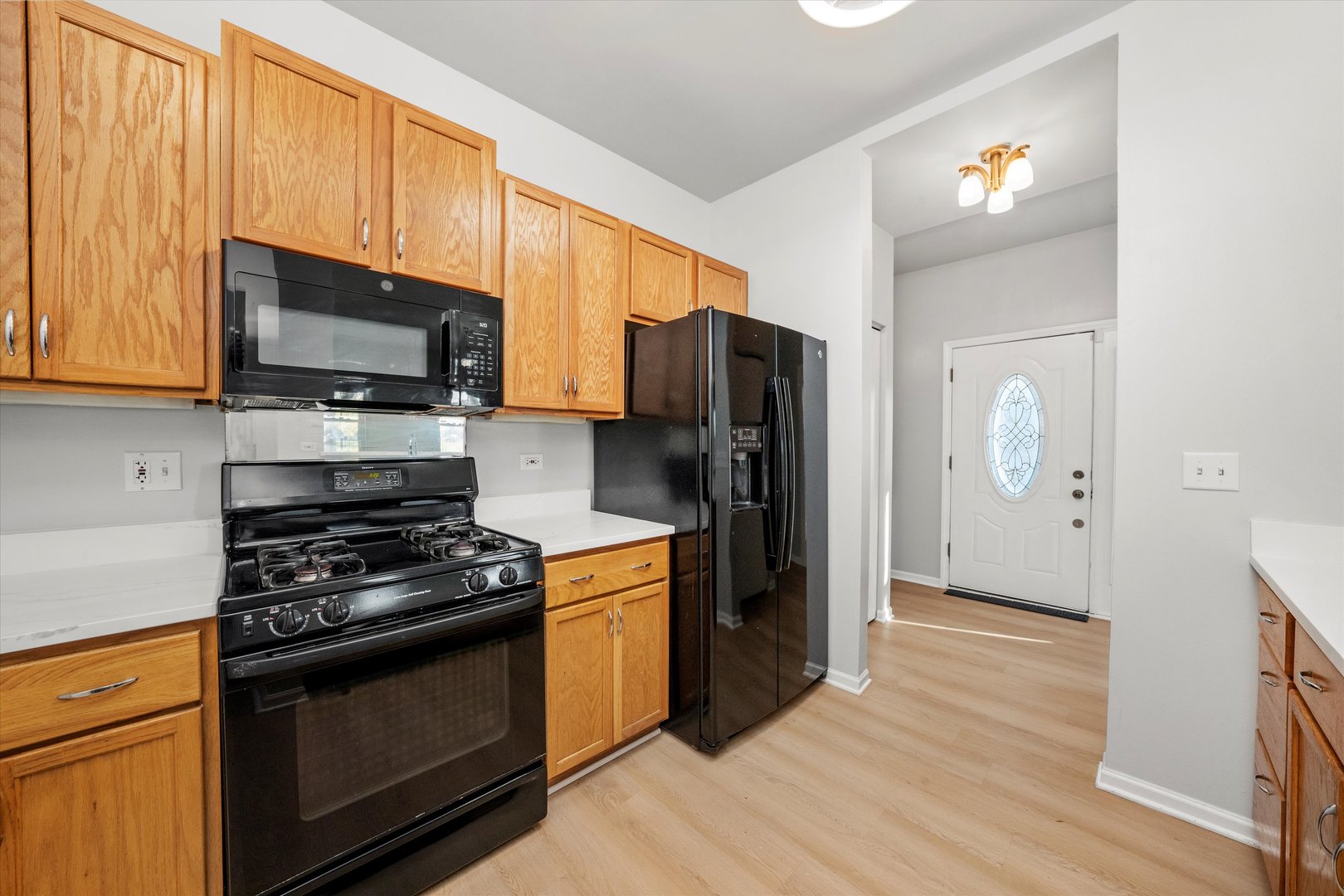 3769 S Lake Park Avenue, Chicago, IL 60653