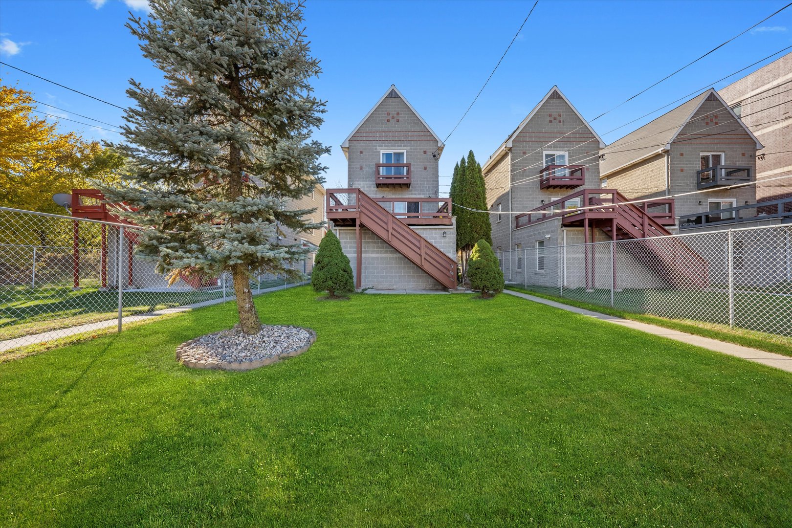 3769 S Lake Park Avenue, Chicago, IL 60653