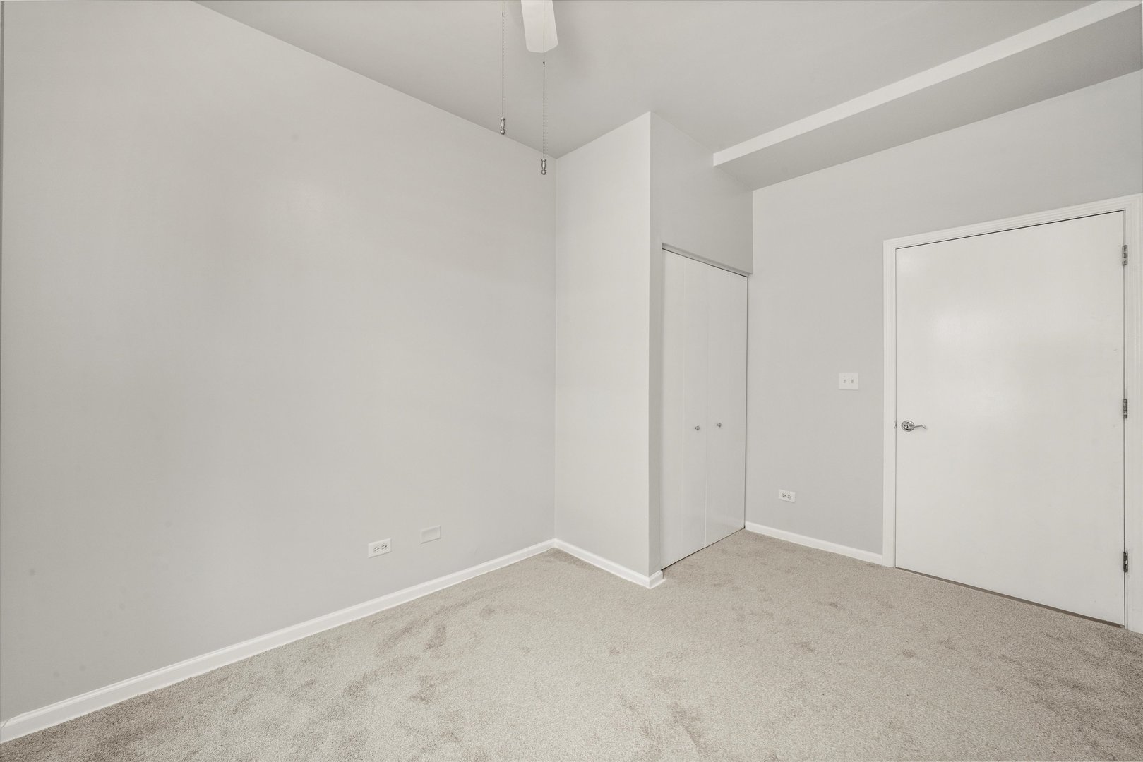 3769 S Lake Park Avenue, Chicago, IL 60653