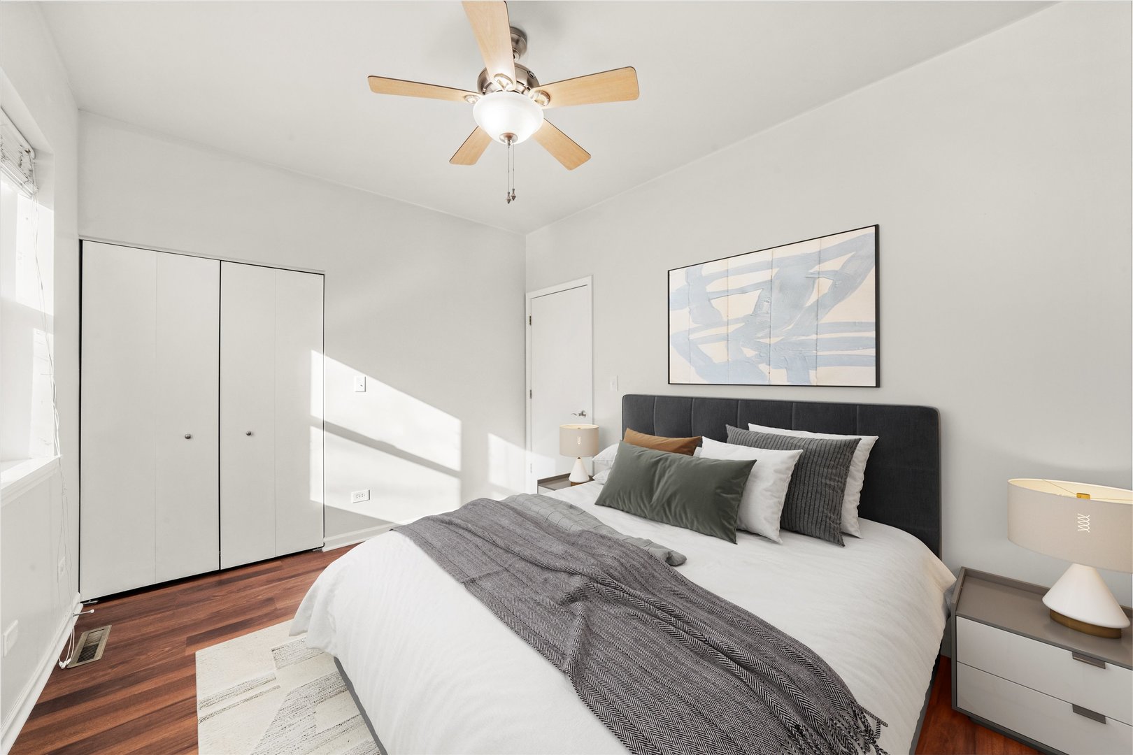 3769 S Lake Park Avenue, Chicago, IL 60653