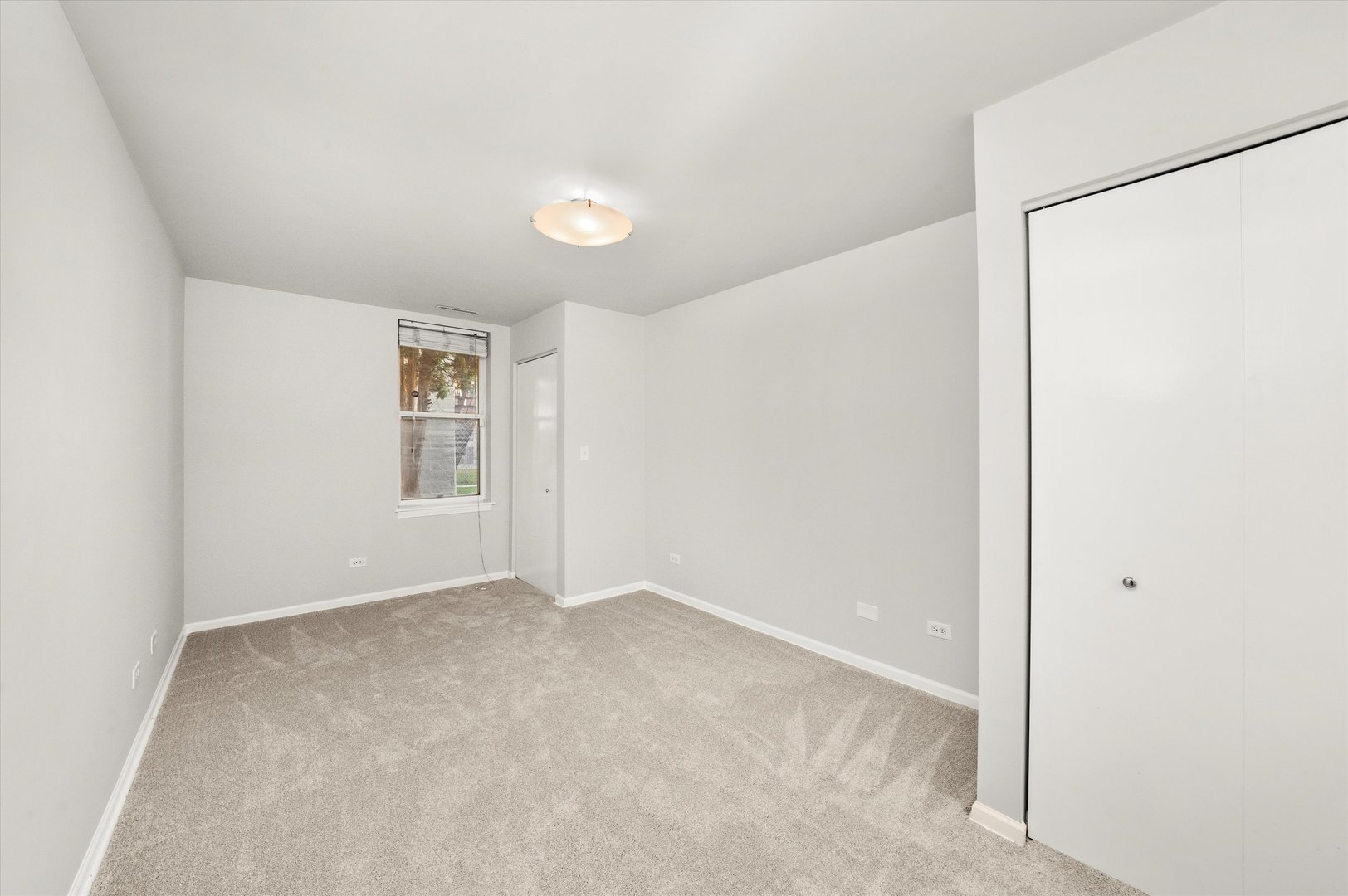 3769 S Lake Park Avenue, Chicago, IL 60653