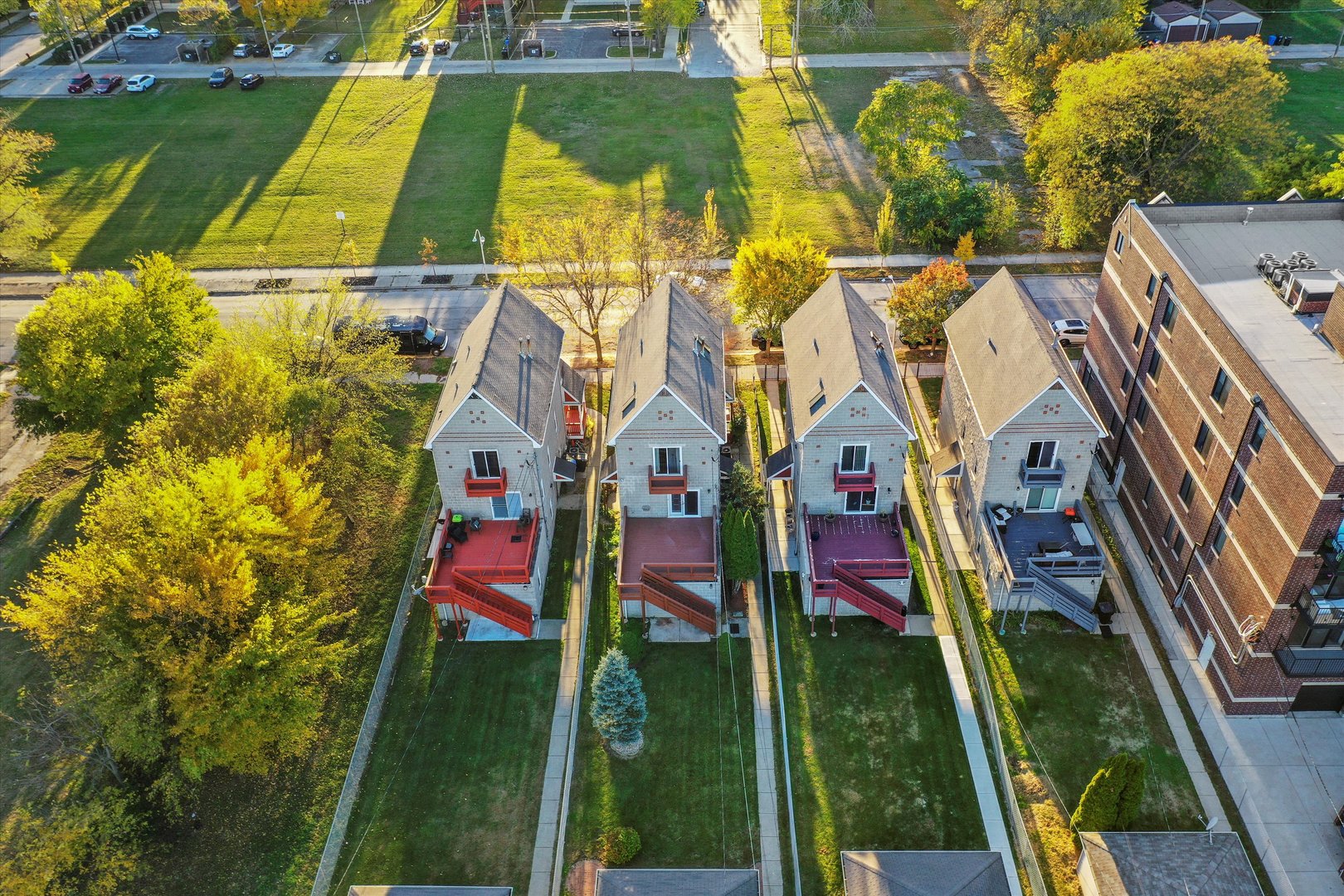 3769 S Lake Park Avenue, Chicago, IL 60653