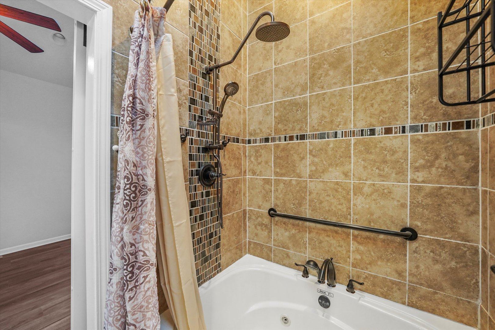 3769 S Lake Park Avenue, Chicago, IL 60653