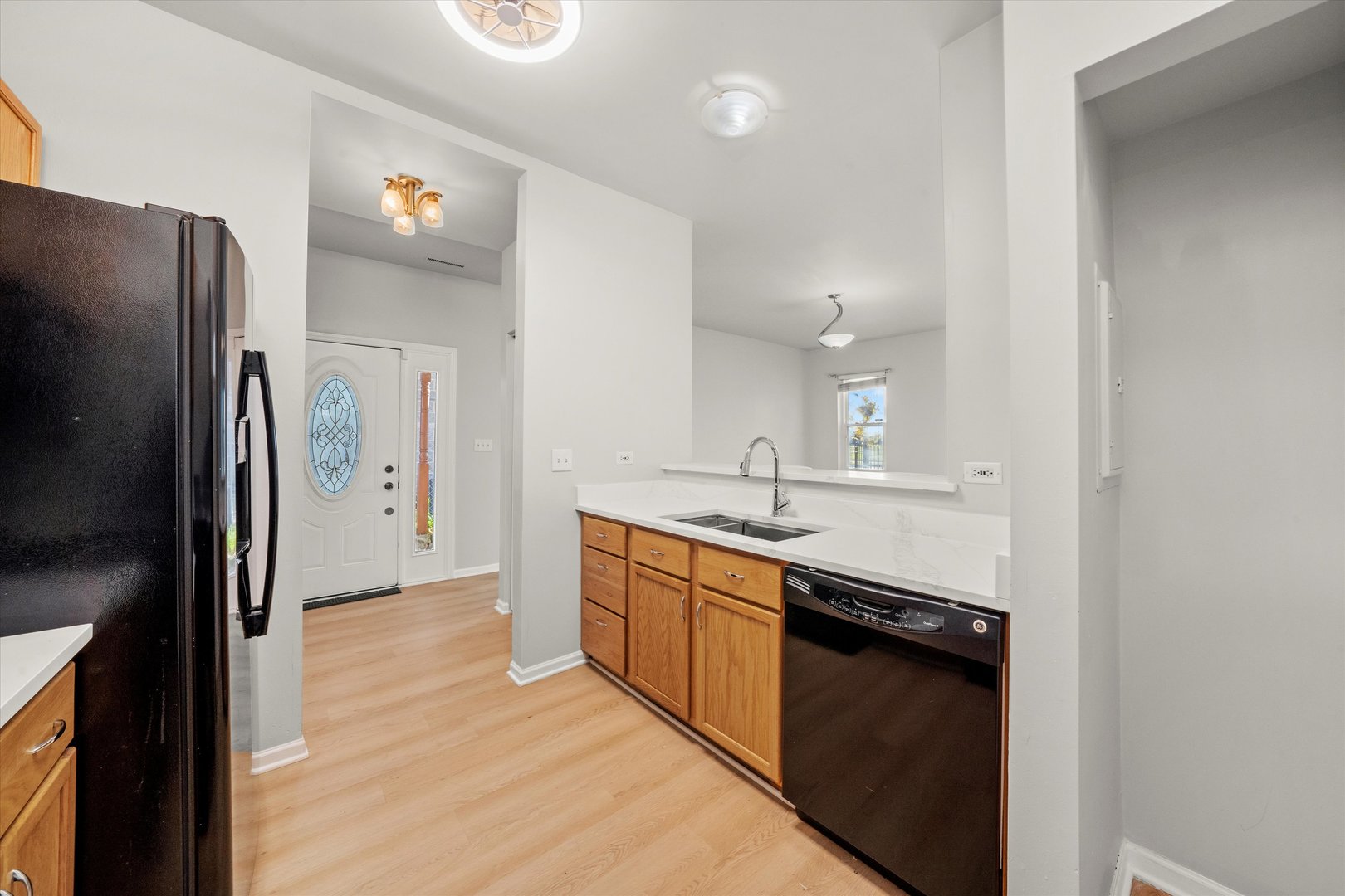 3769 S Lake Park Avenue, Chicago, IL 60653