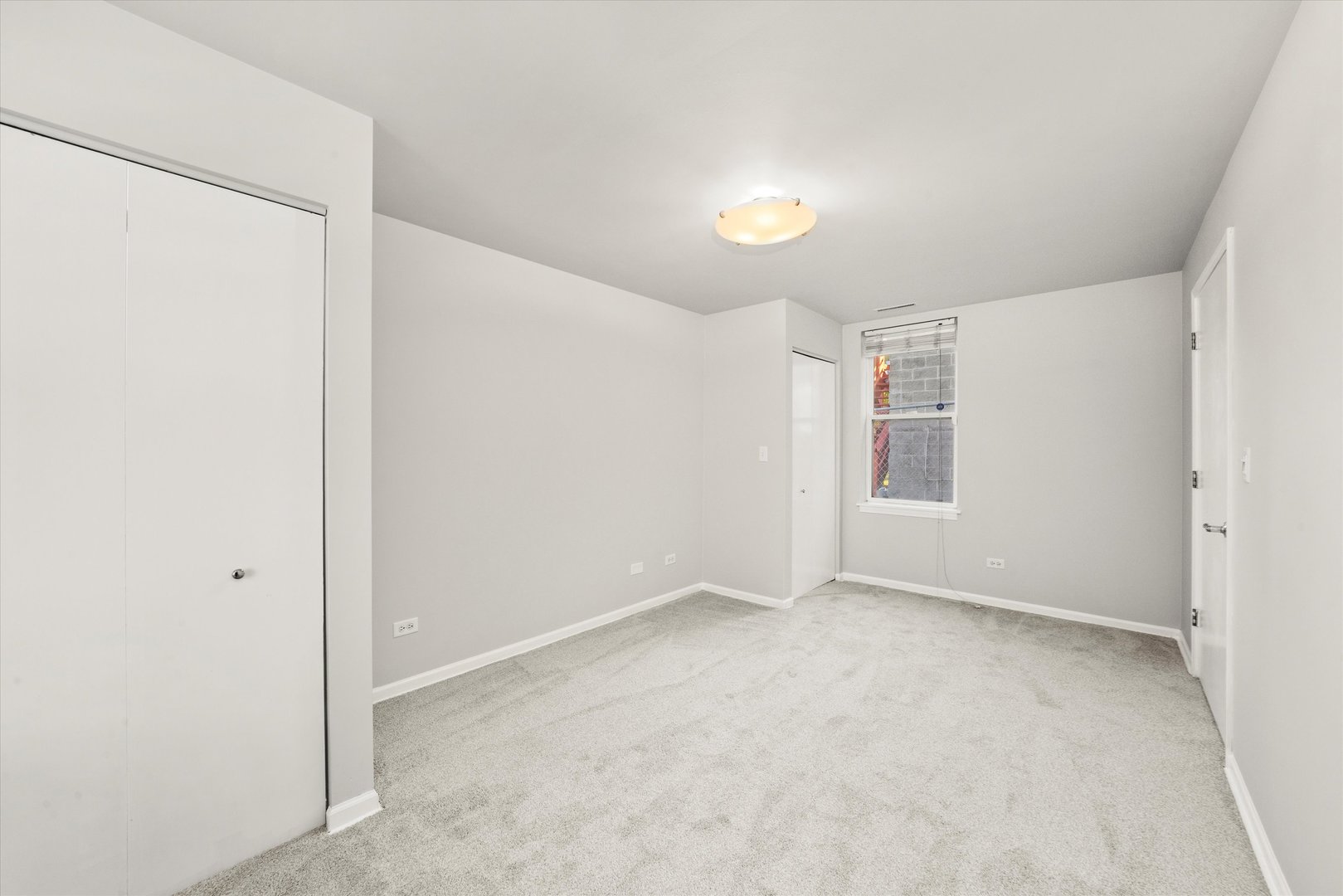 3769 S Lake Park Avenue, Chicago, IL 60653