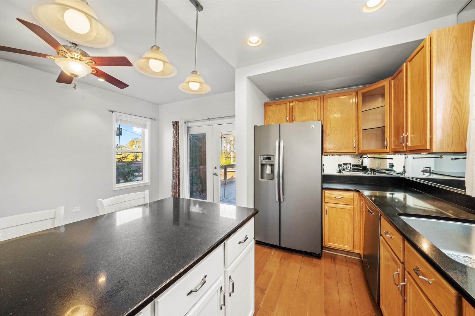 3769 S Lake Park Avenue, Chicago, IL 60653