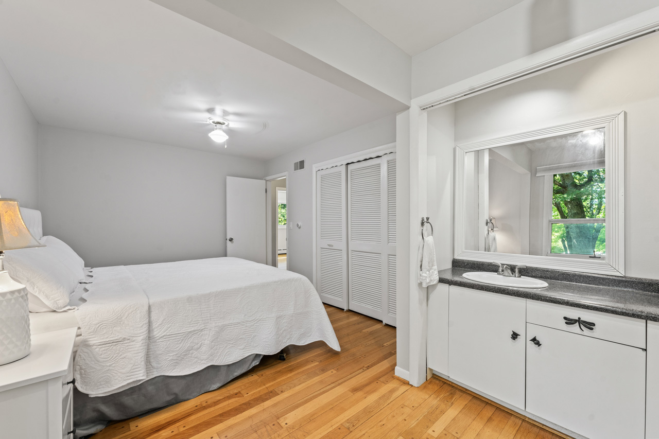 7N949 Stevens Road, St. Charles, IL 60175