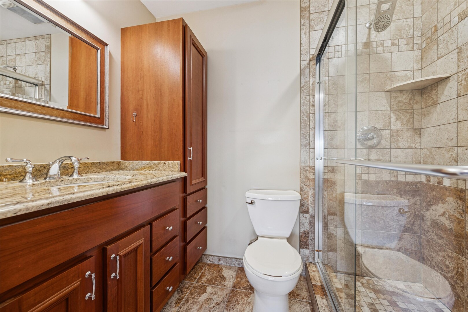 56 N Golfview Court, Glendale Heights, IL 60139