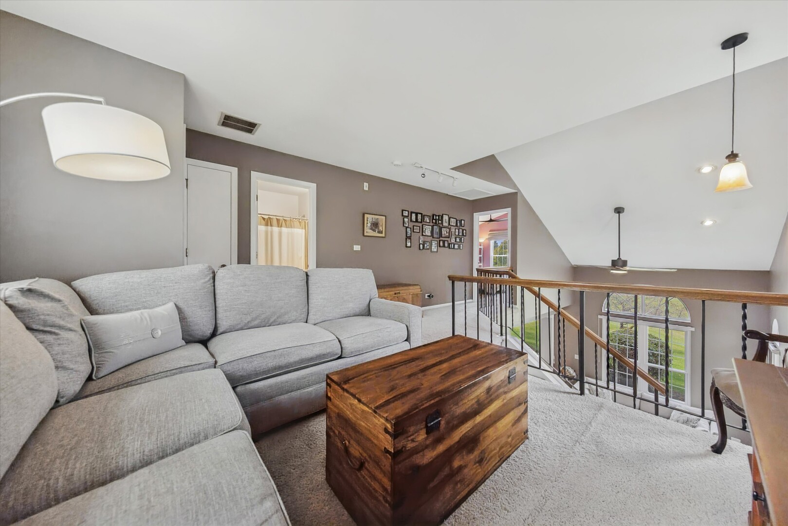 56 N Golfview Court, Glendale Heights, IL 60139