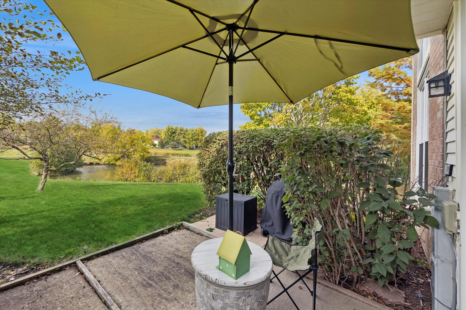 56 N Golfview Court, Glendale Heights, IL 60139