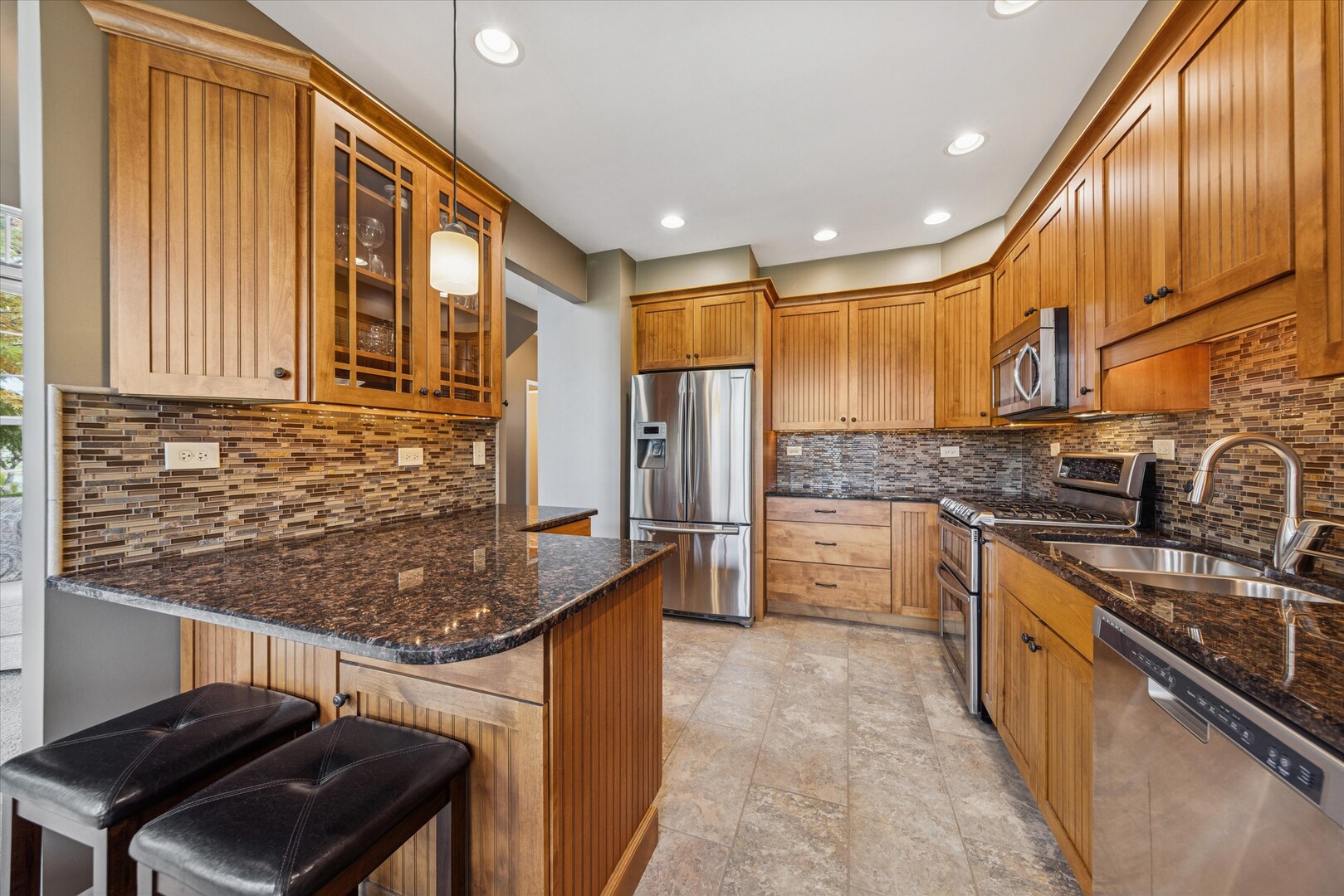 56 N Golfview Court, Glendale Heights, IL 60139