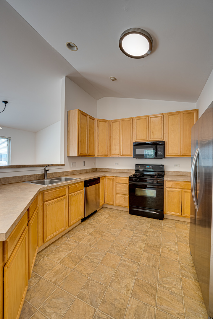 2963 SAGANASHKEE Lane #2963, Naperville, IL 60564