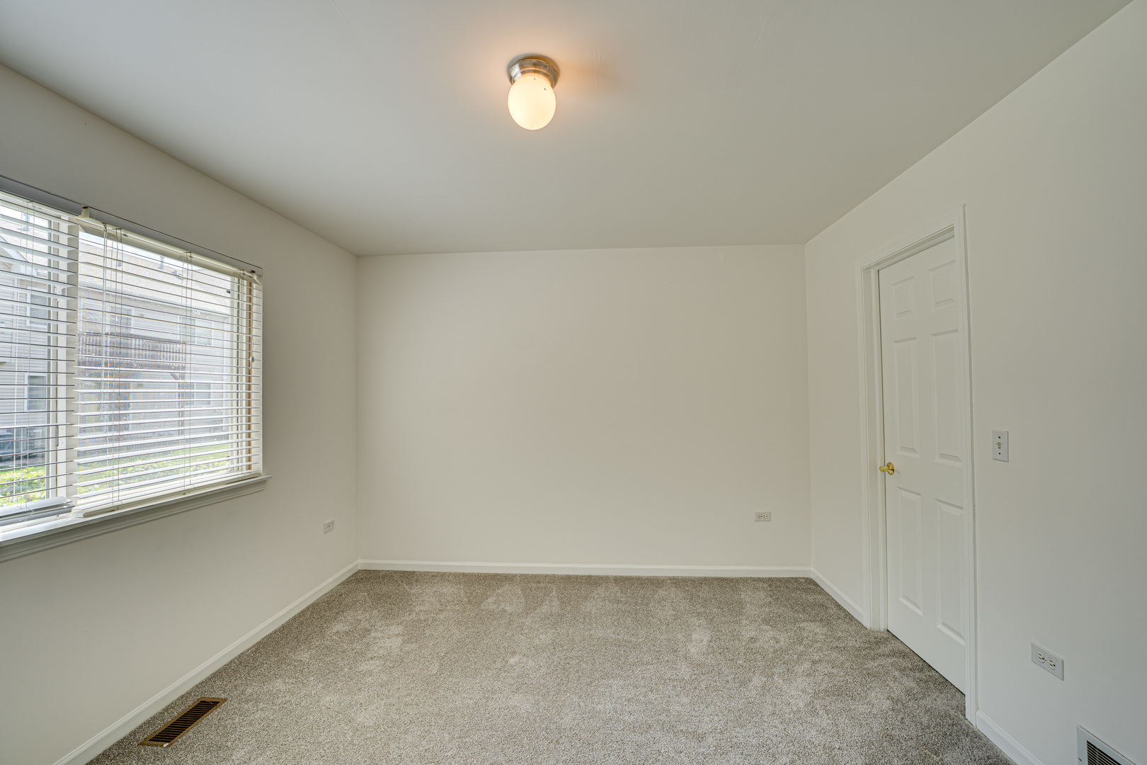 2963 SAGANASHKEE Lane #2963, Naperville, IL 60564