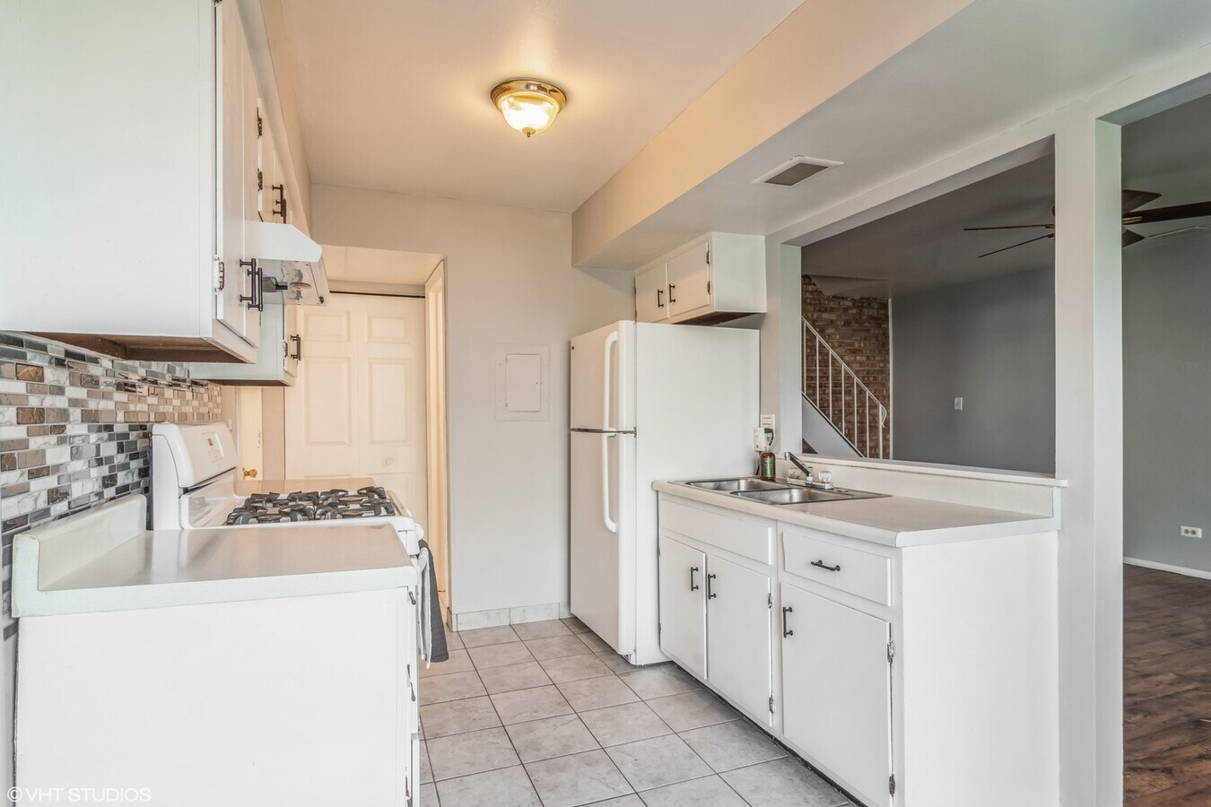 329 David Court #B, Bartlett, IL 60103