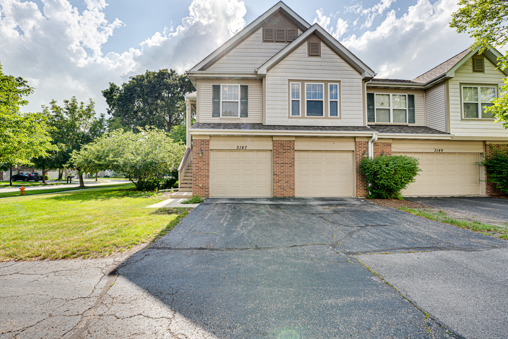 3147 Saganashkee Lane, Naperville, IL 60564