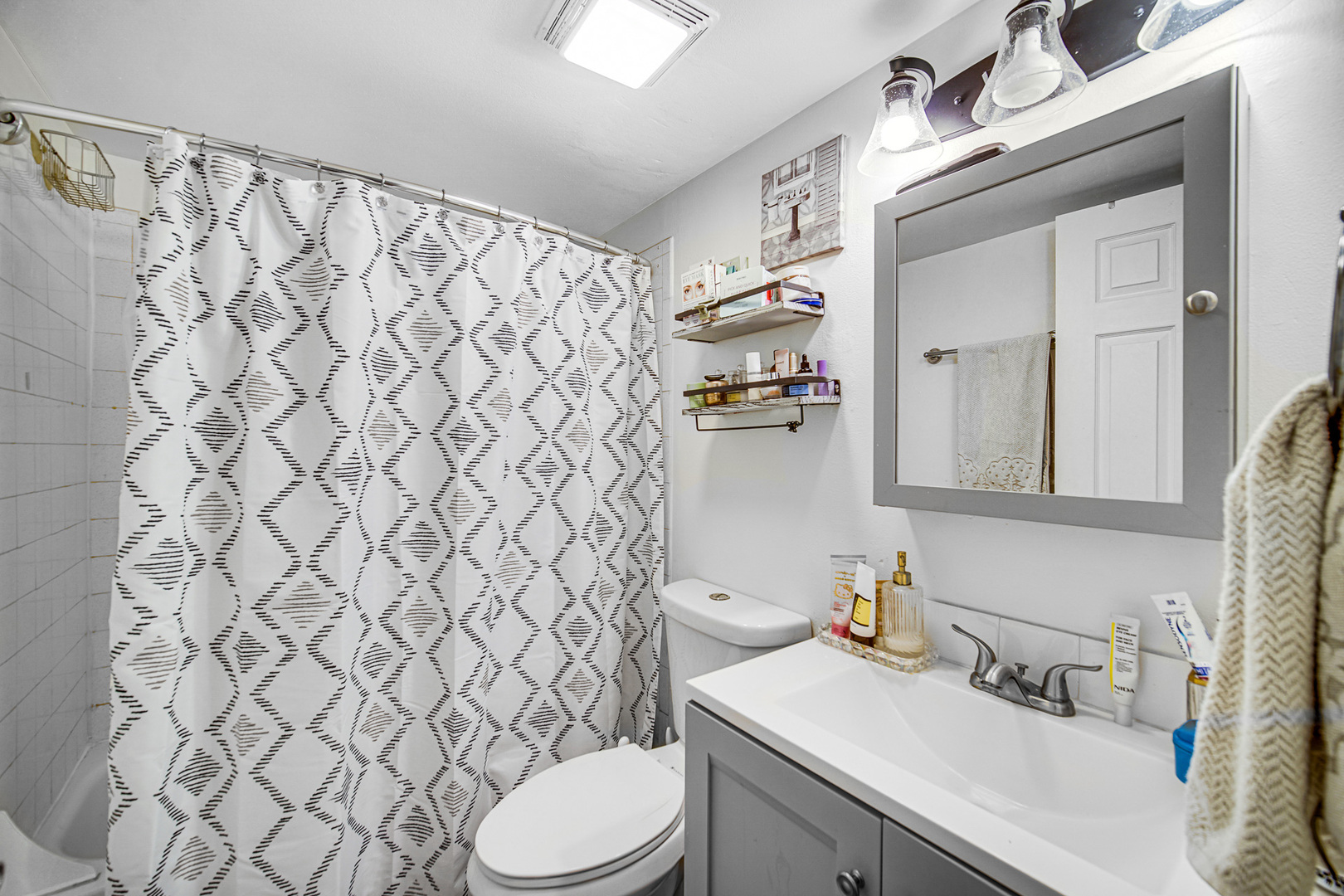 270 Shorewood Drive #GA, Glendale Heights, IL 60139