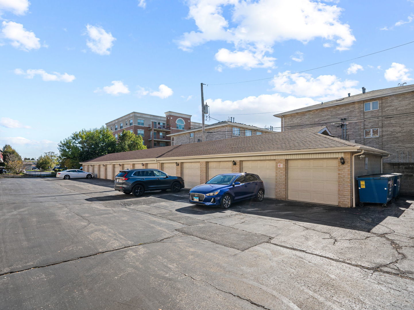 6659 W 64th Place #305, Chicago, IL 60638