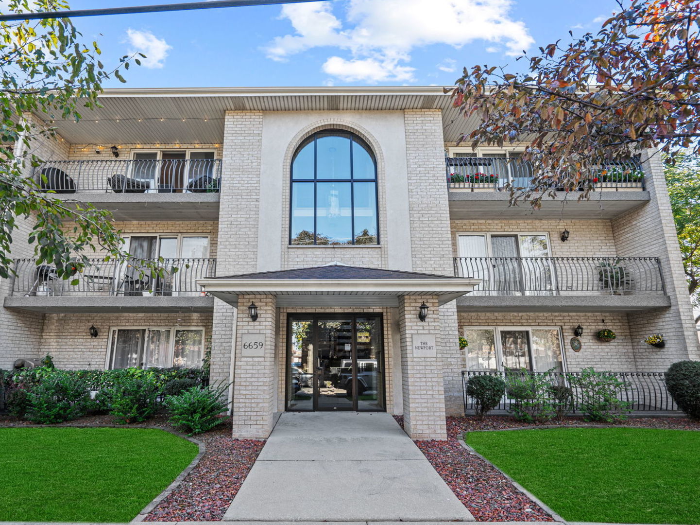 6659 W 64th Place #305, Chicago, IL 60638