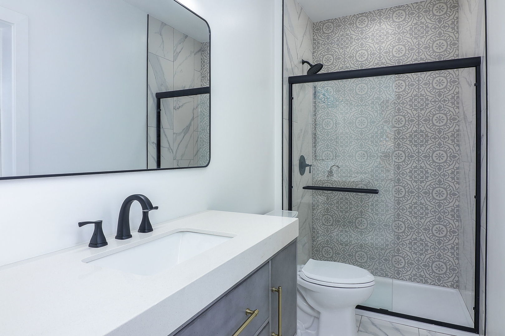 613 S Summit Avenue, Villa Park, IL 60181