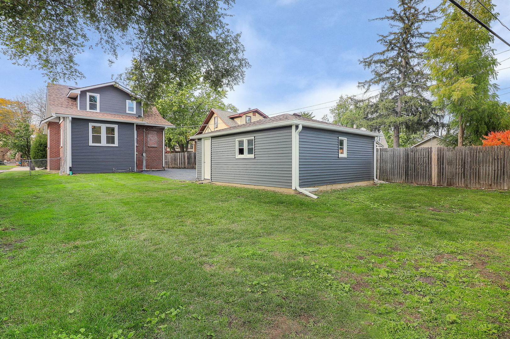 613 S Summit Avenue, Villa Park, IL 60181