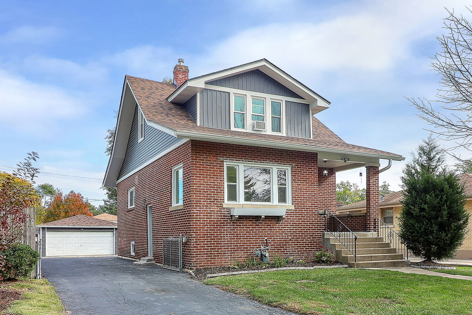 613 S Summit Avenue, Villa Park, IL 60181