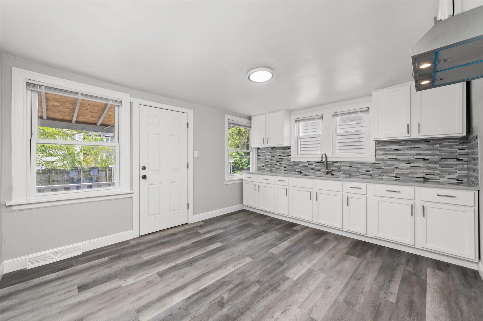 27 E 117th Place, Chicago, IL 60628