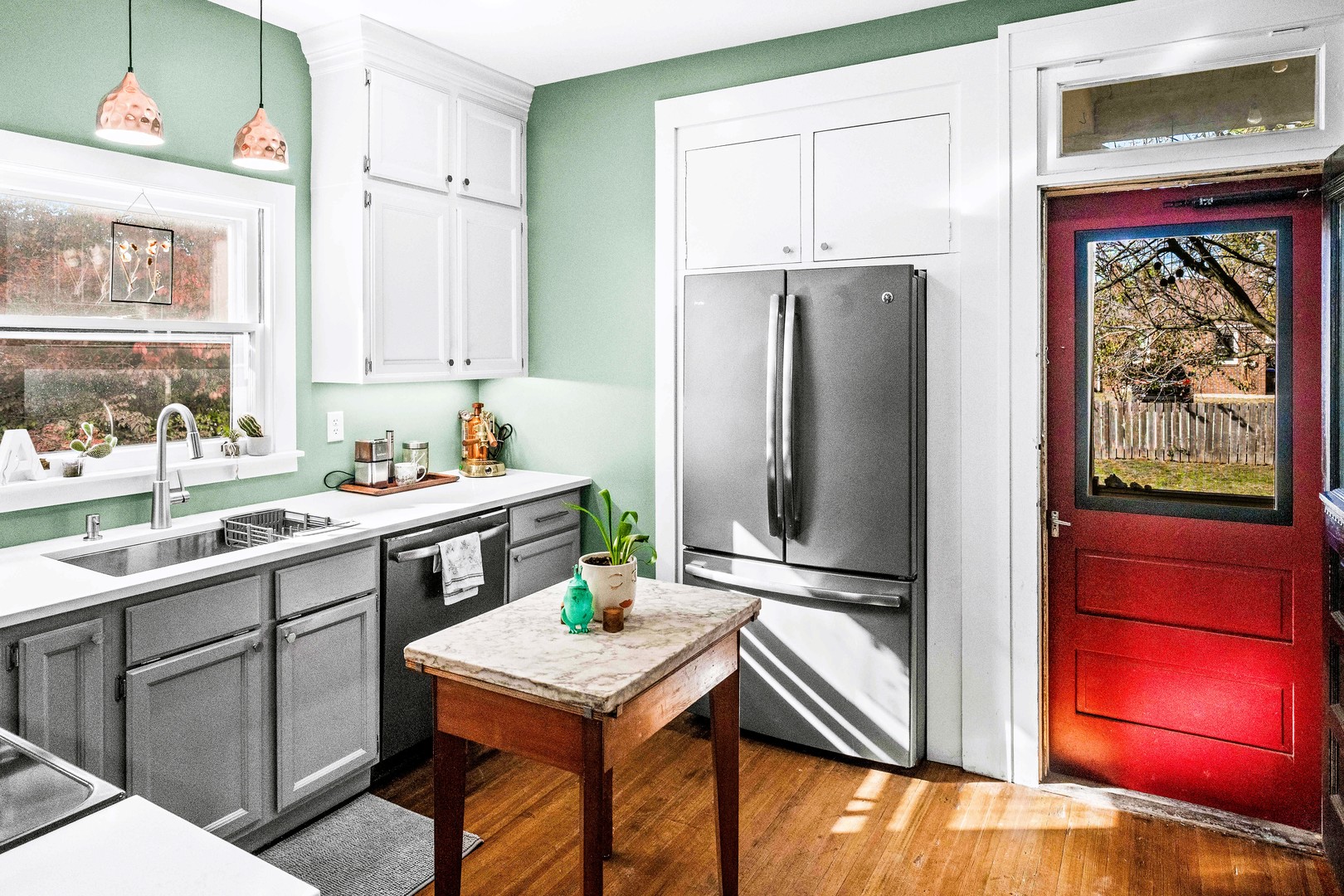 411 Willard Avenue, Bloomington, IL 61701