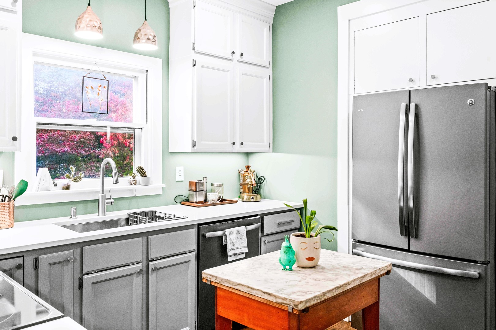 411 Willard Avenue, Bloomington, IL 61701