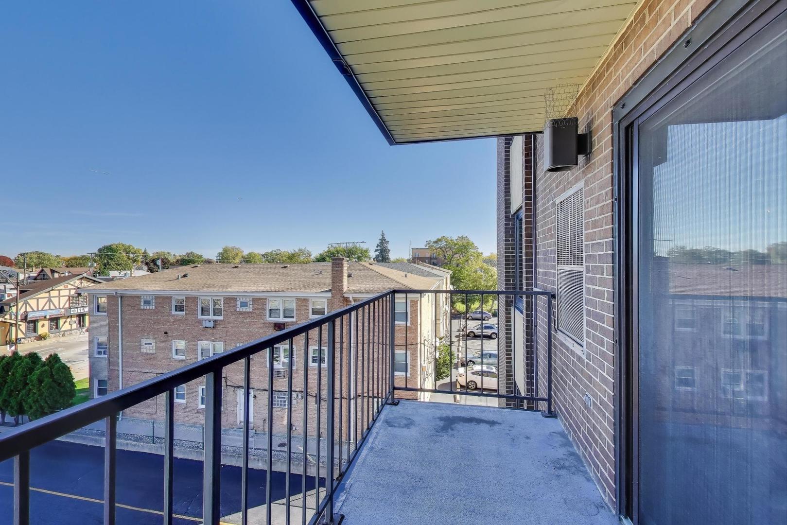 7707 W Irving Park Road #303, Chicago, IL 60634