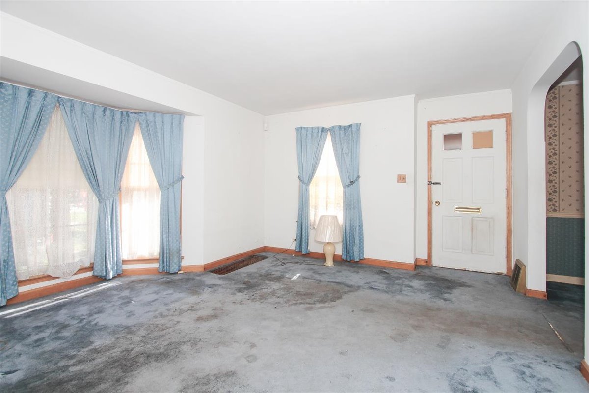 434 E Thacker Street, Des Plaines, IL 60016