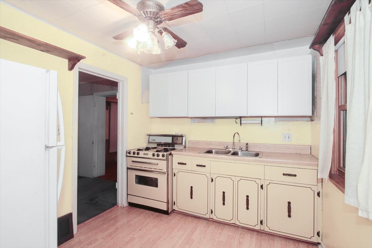 434 E Thacker Street, Des Plaines, IL 60016