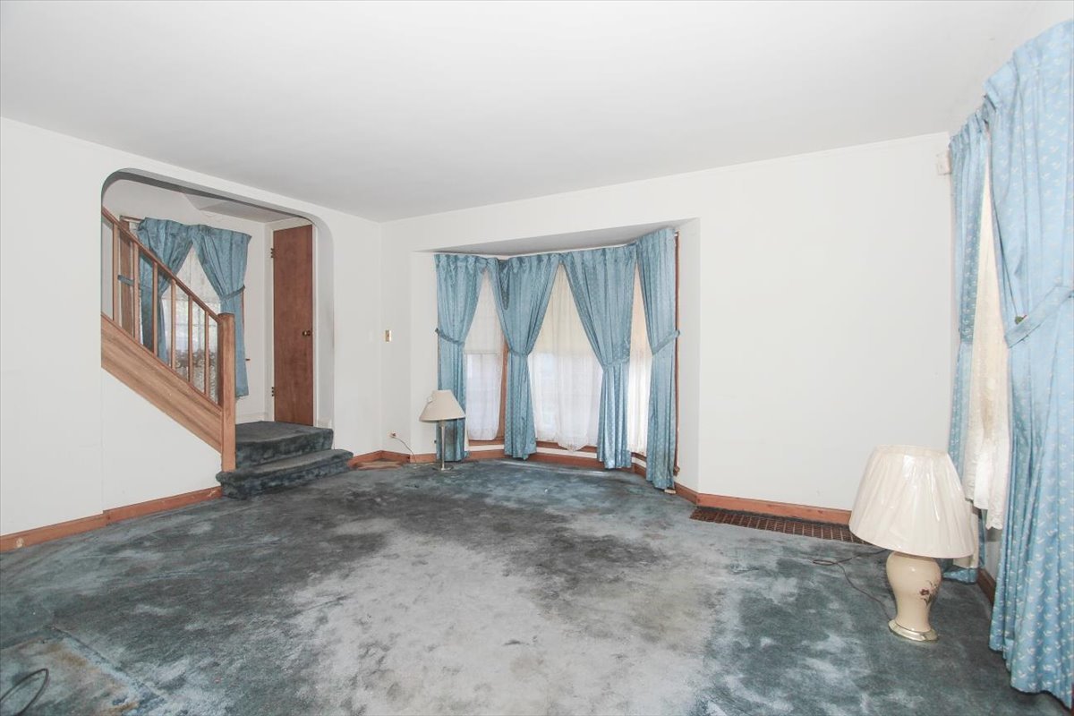 434 E Thacker Street, Des Plaines, IL 60016