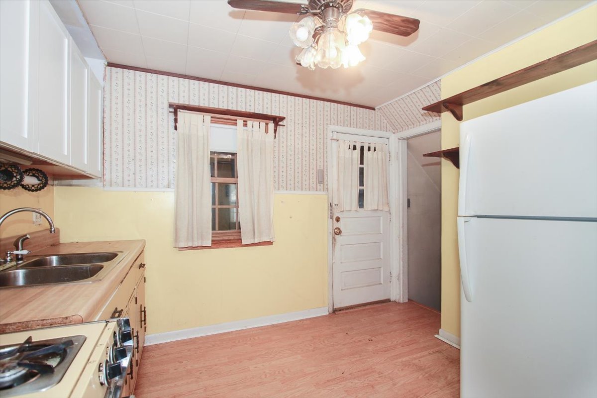 434 E Thacker Street, Des Plaines, IL 60016