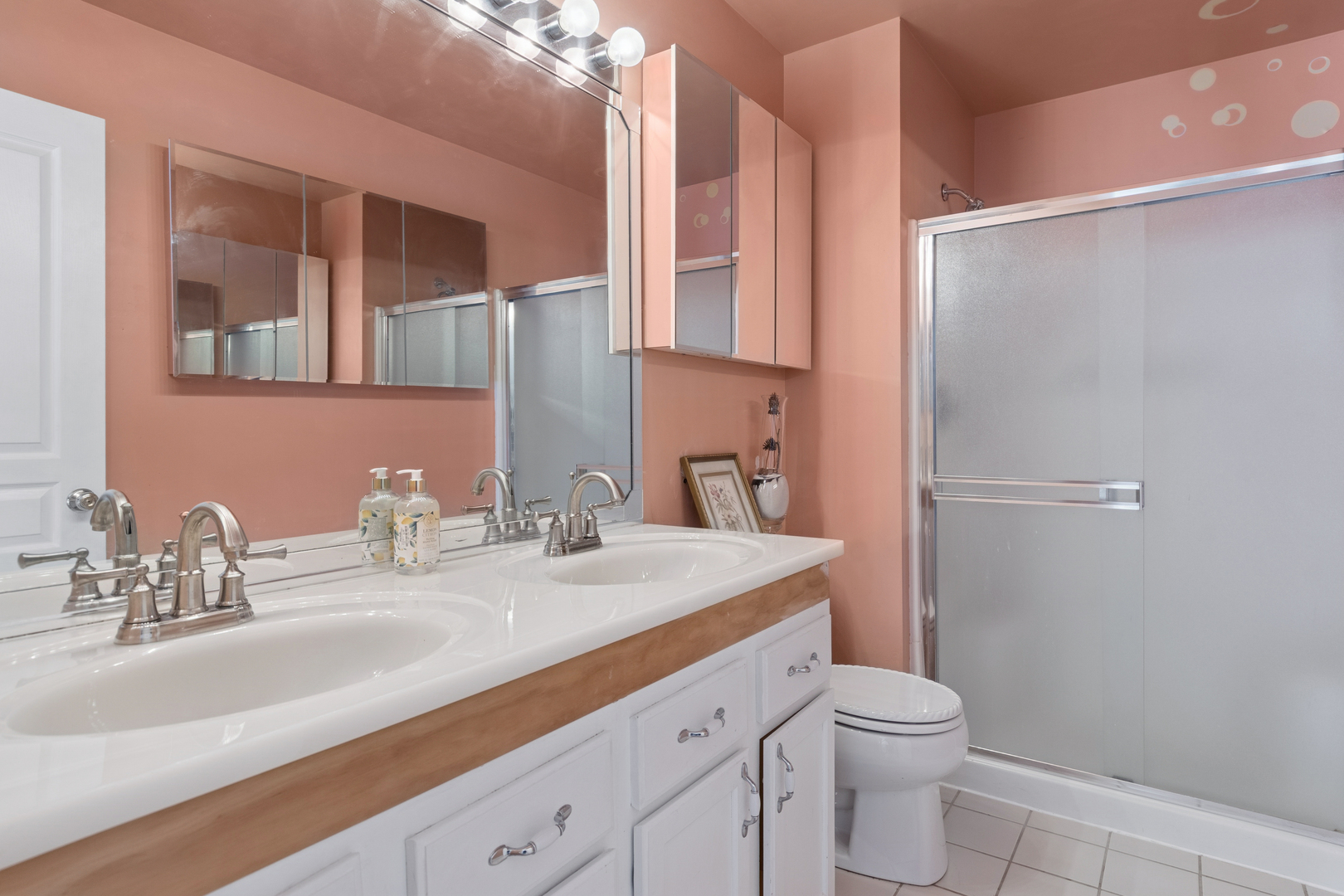 6 Arboretum Drive, Lombard, IL 60148