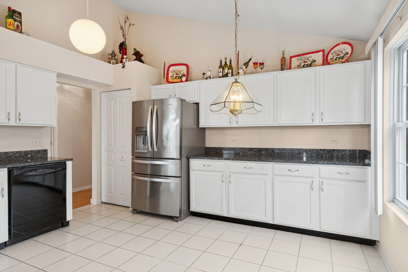 6 Arboretum Drive, Lombard, IL 60148