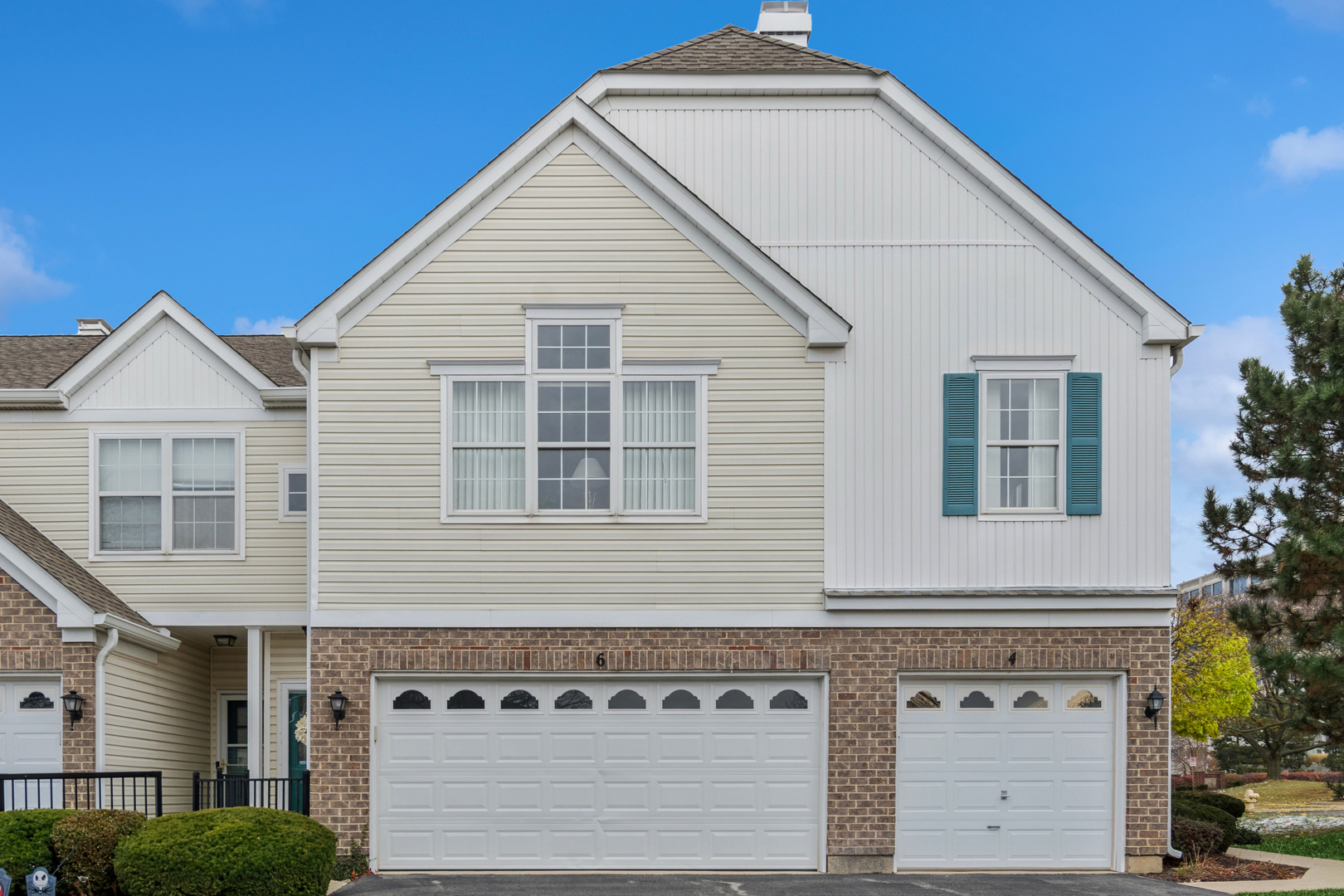 6 Arboretum Drive, Lombard, IL 60148