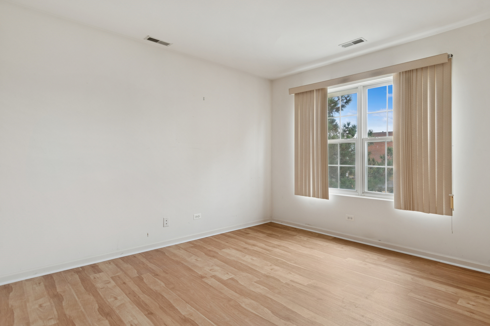 6 Arboretum Drive, Lombard, IL 60148