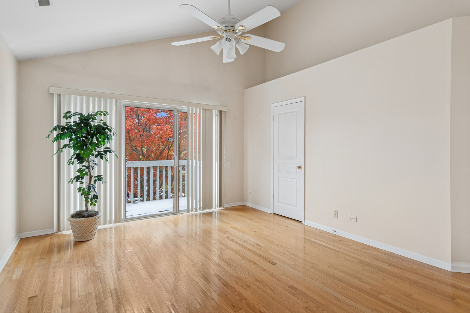 6 Arboretum Drive, Lombard, IL 60148