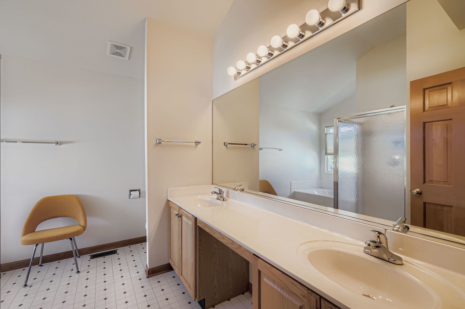 1920 Butler Drive, Bartlett, IL 60103